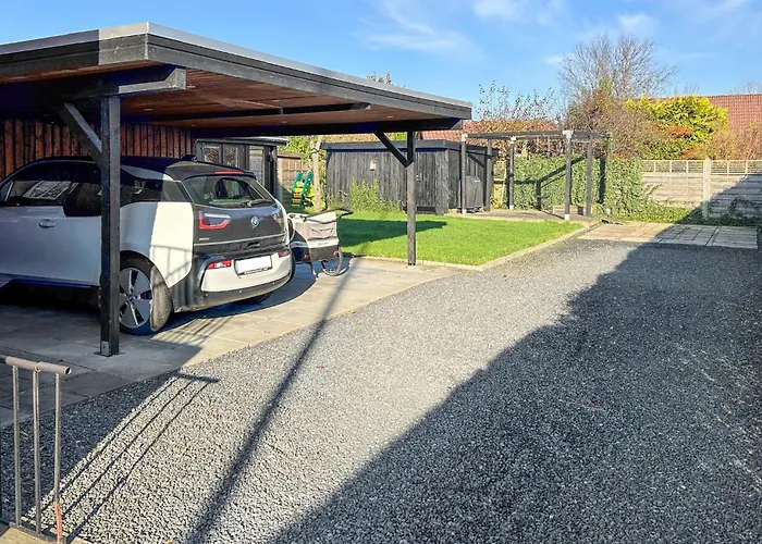 Awesome In With House Sea View